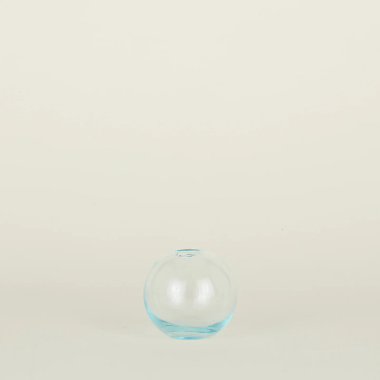 Aurora Sphere Vase - Sky - Image 3