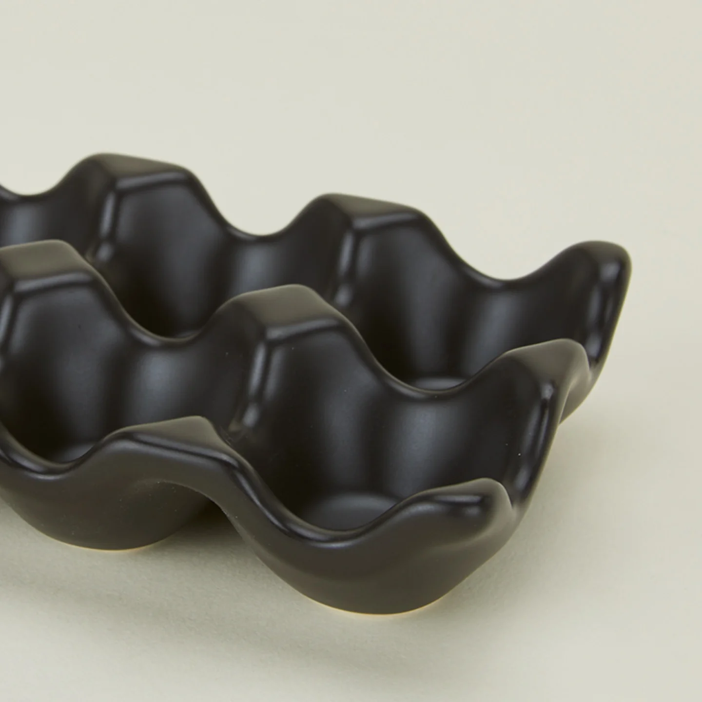 Ceramic Half Dozen Egg Holder - Black - Image 3