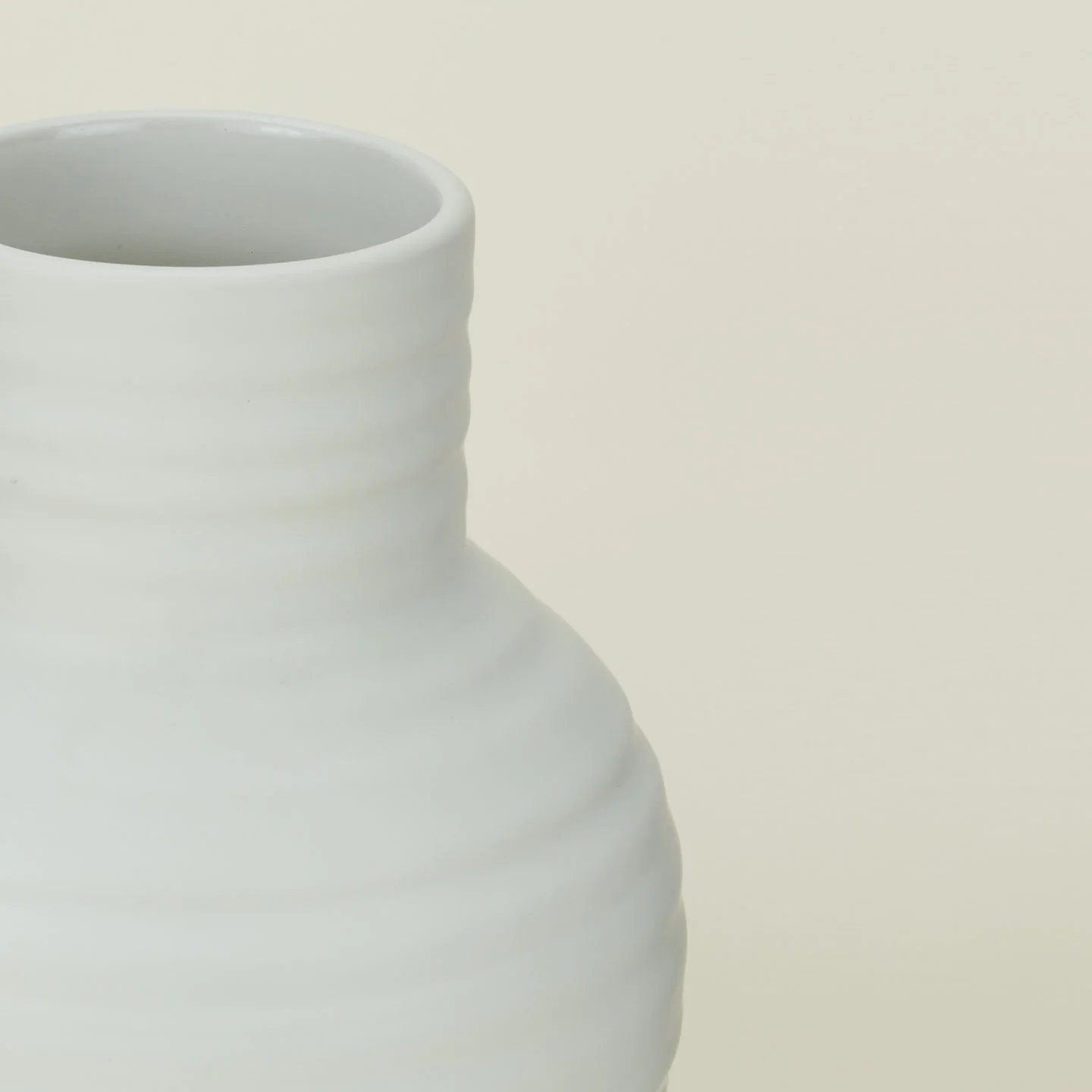 Essential Ceramic Vase - Bone - Image 3