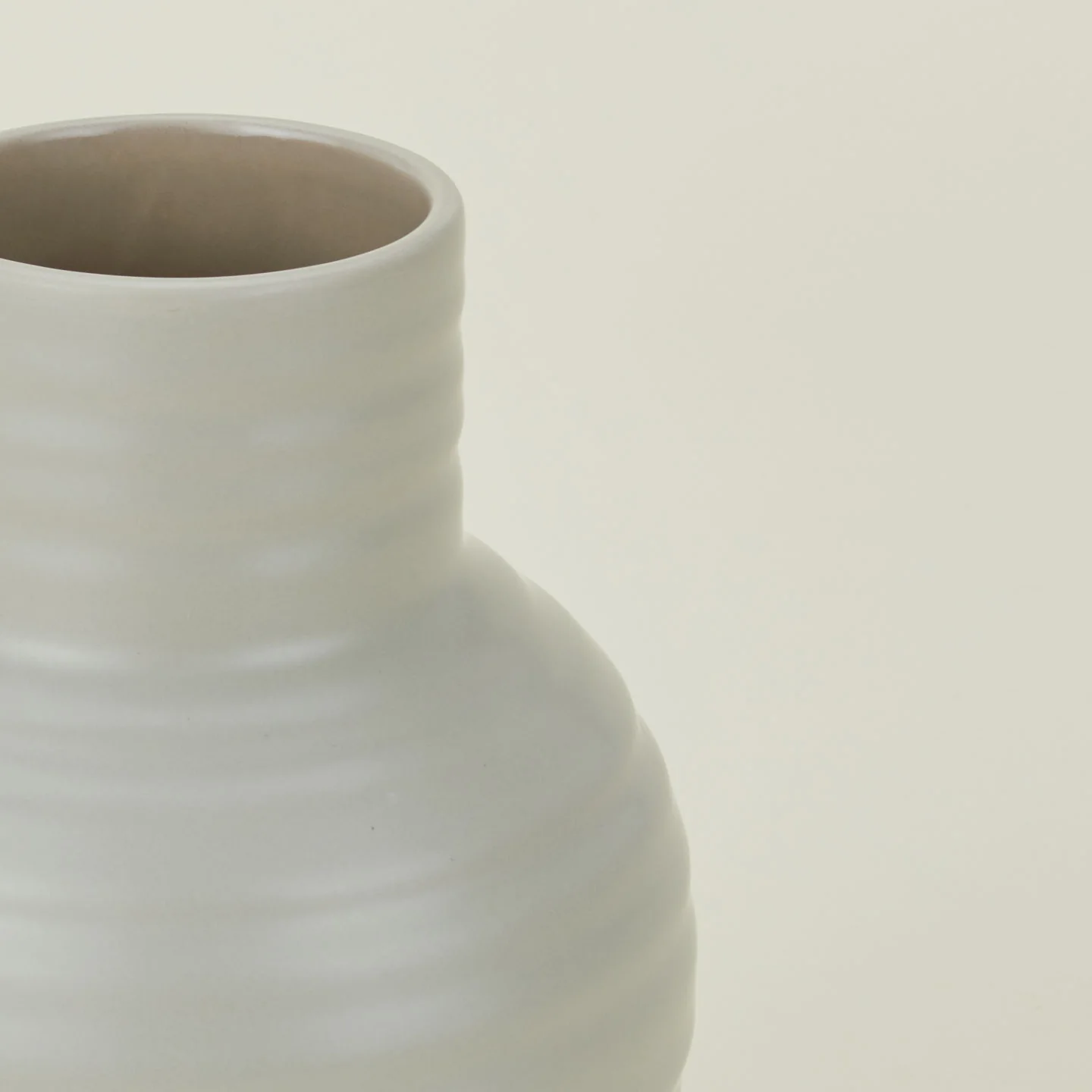 Essential Ceramic Vase - Light Grey - Image 3