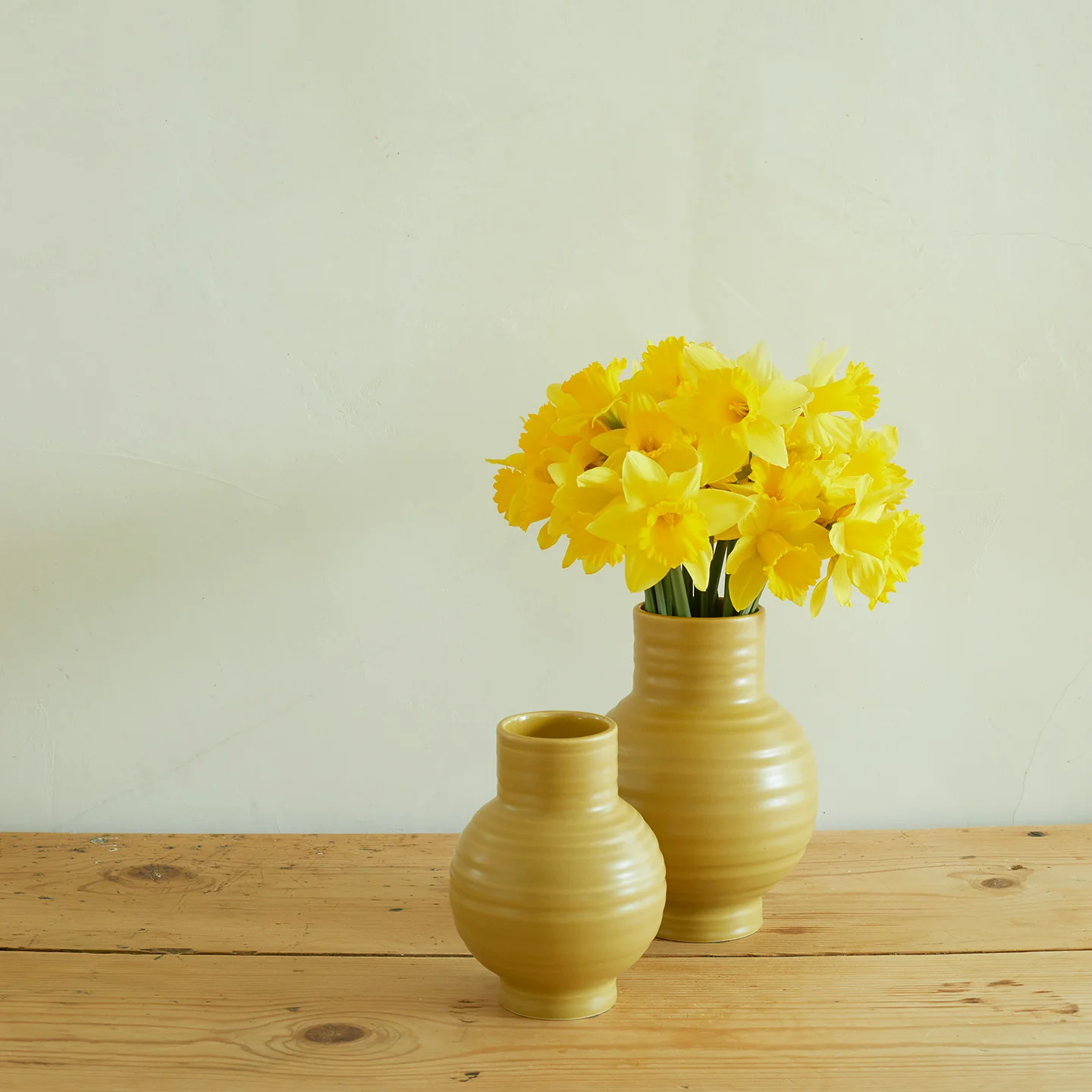 Essential Ceramic Vase - Mustard - Image 4