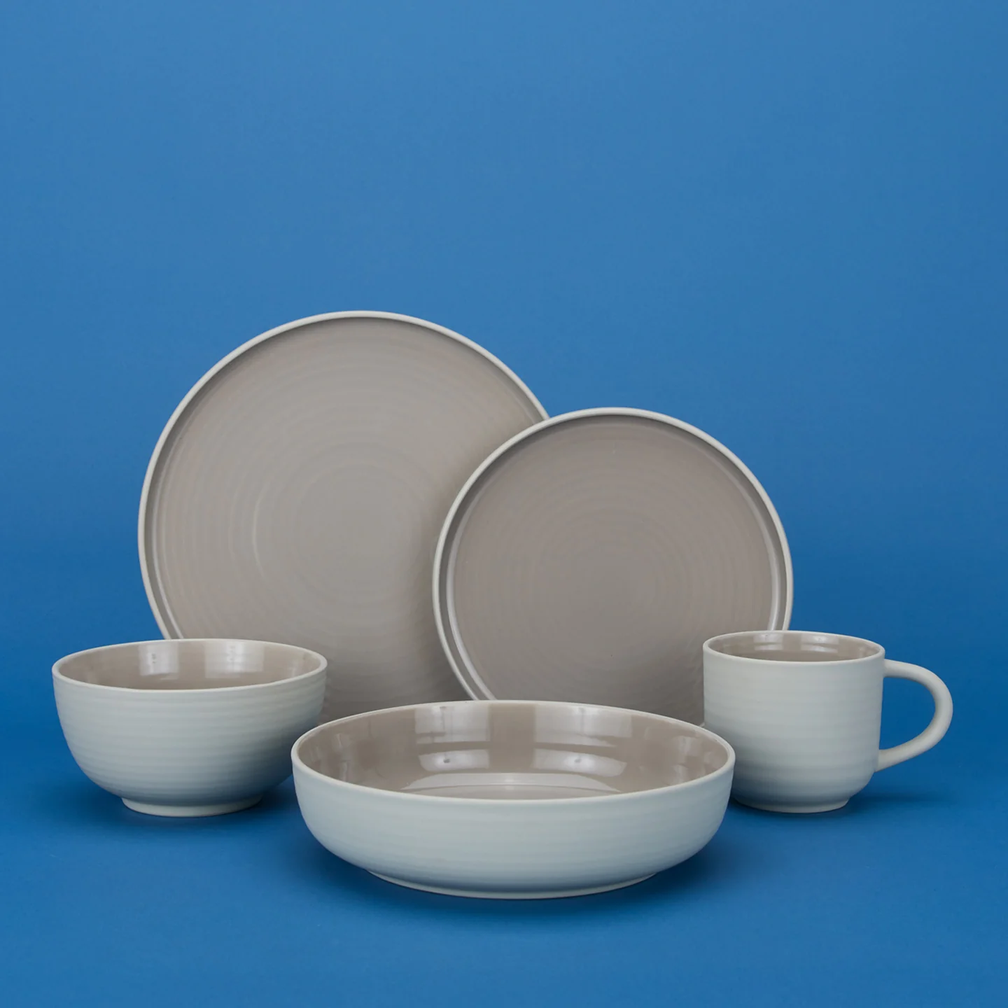 Essential Dinner Plate, Set of 4 - Light Grey - Image 5