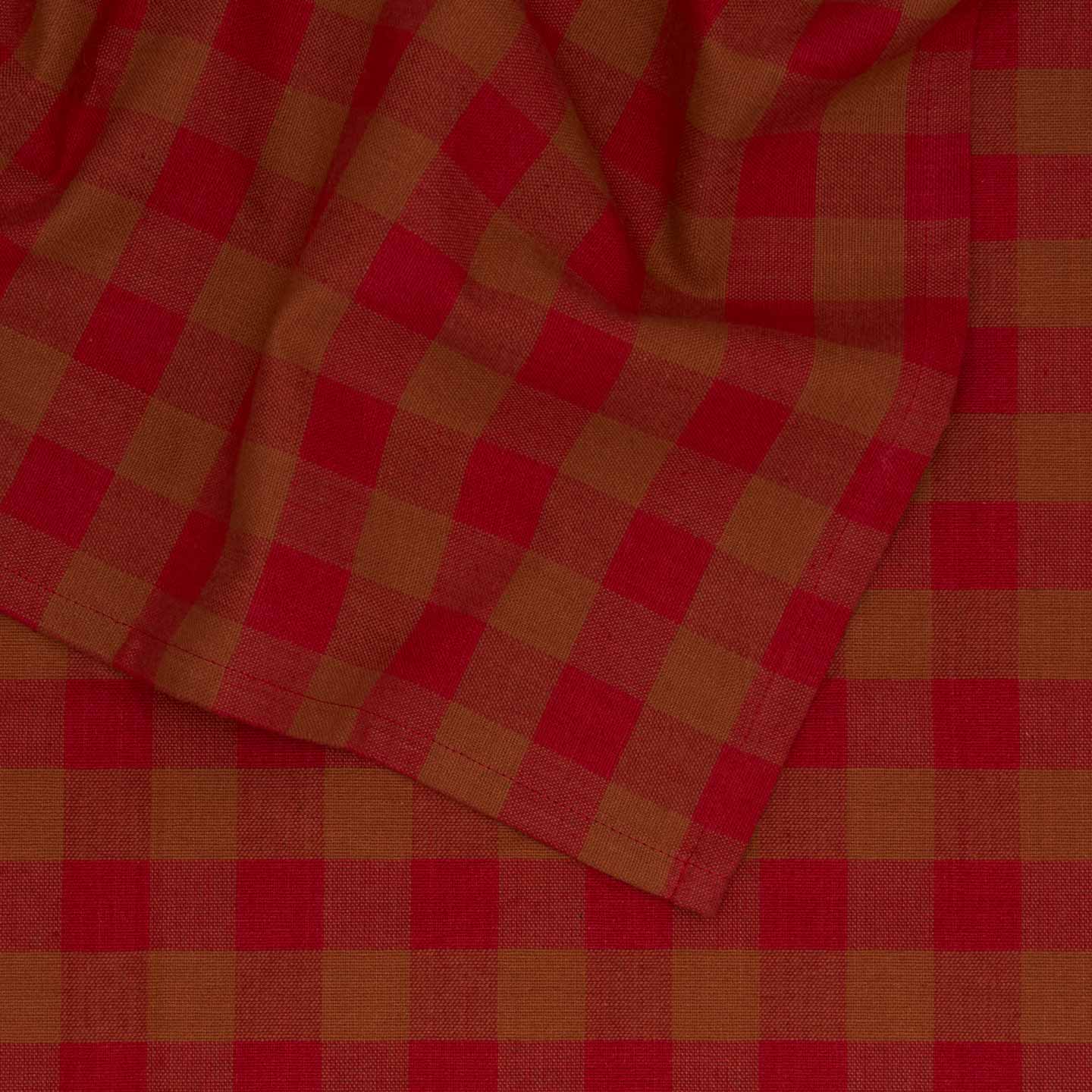 Essential Gingham Tablecloth - Red/Terracotta - Image 3