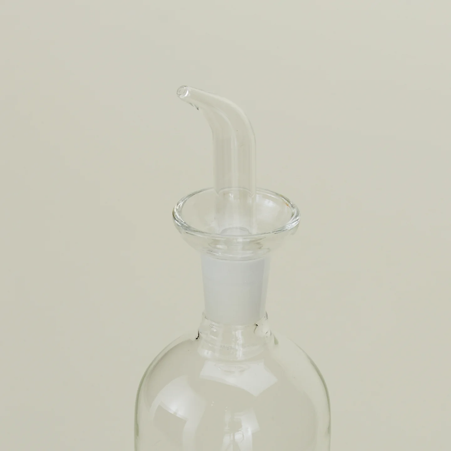 Large Essential Kitchen Bottle - Image 3