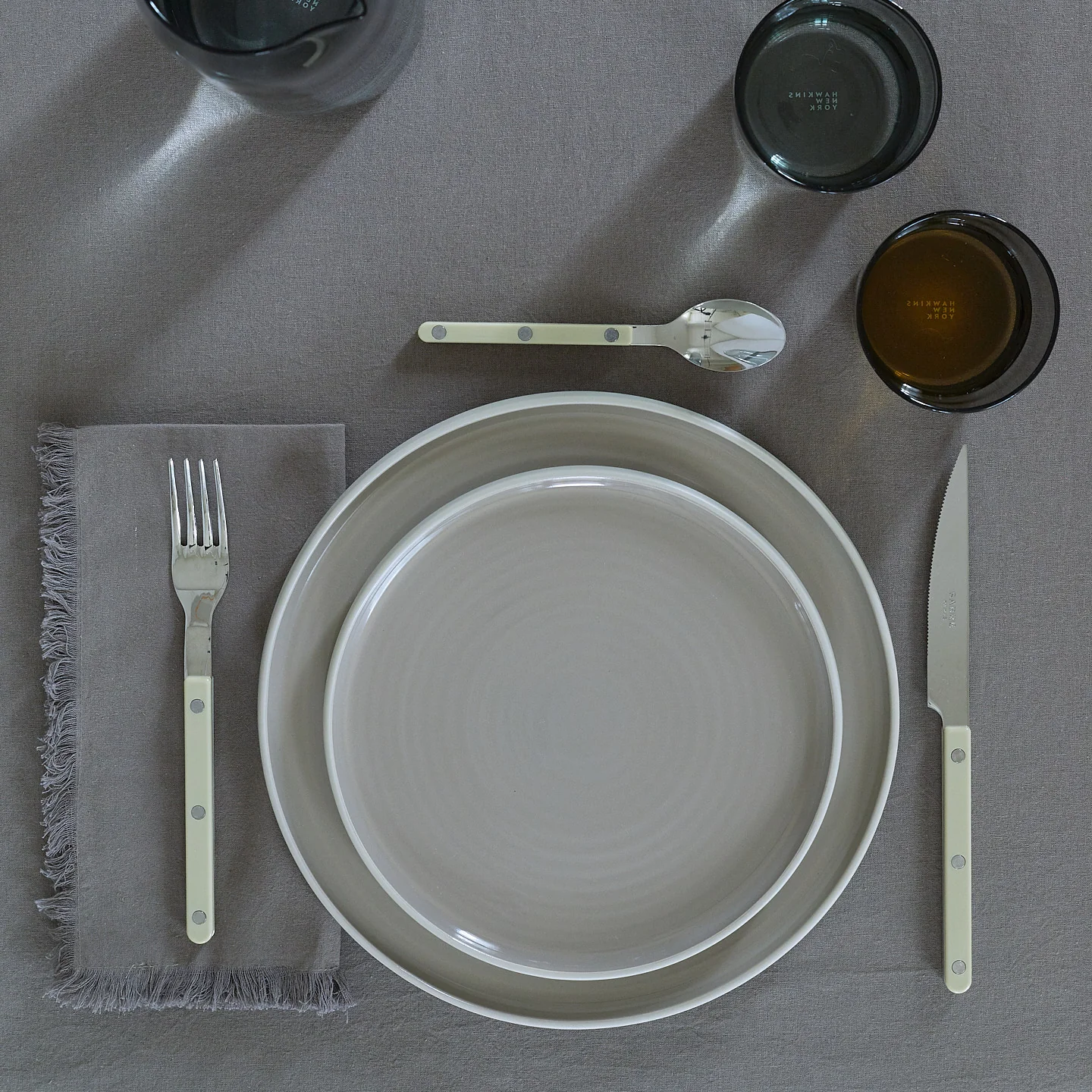 Essential Salad Plate, Set of 4 - Light Grey - Image 4