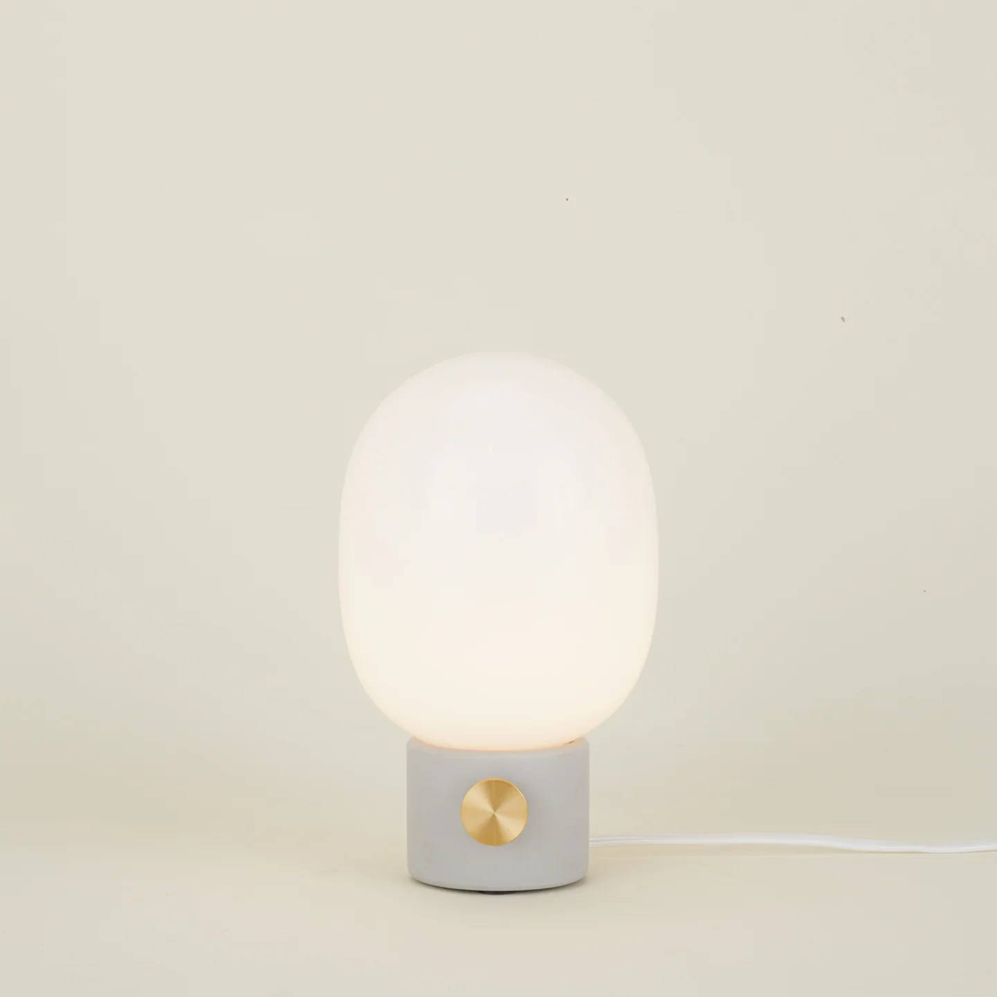 JWDA Table Lamp - Concrete - Image 4
