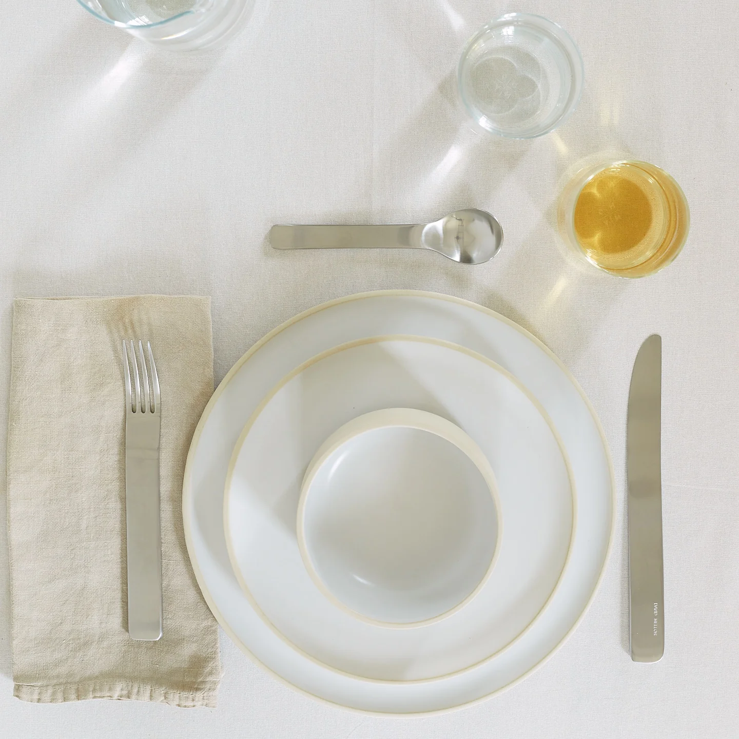 Modernist Dinnerware, 16 Piece Set - Image 6