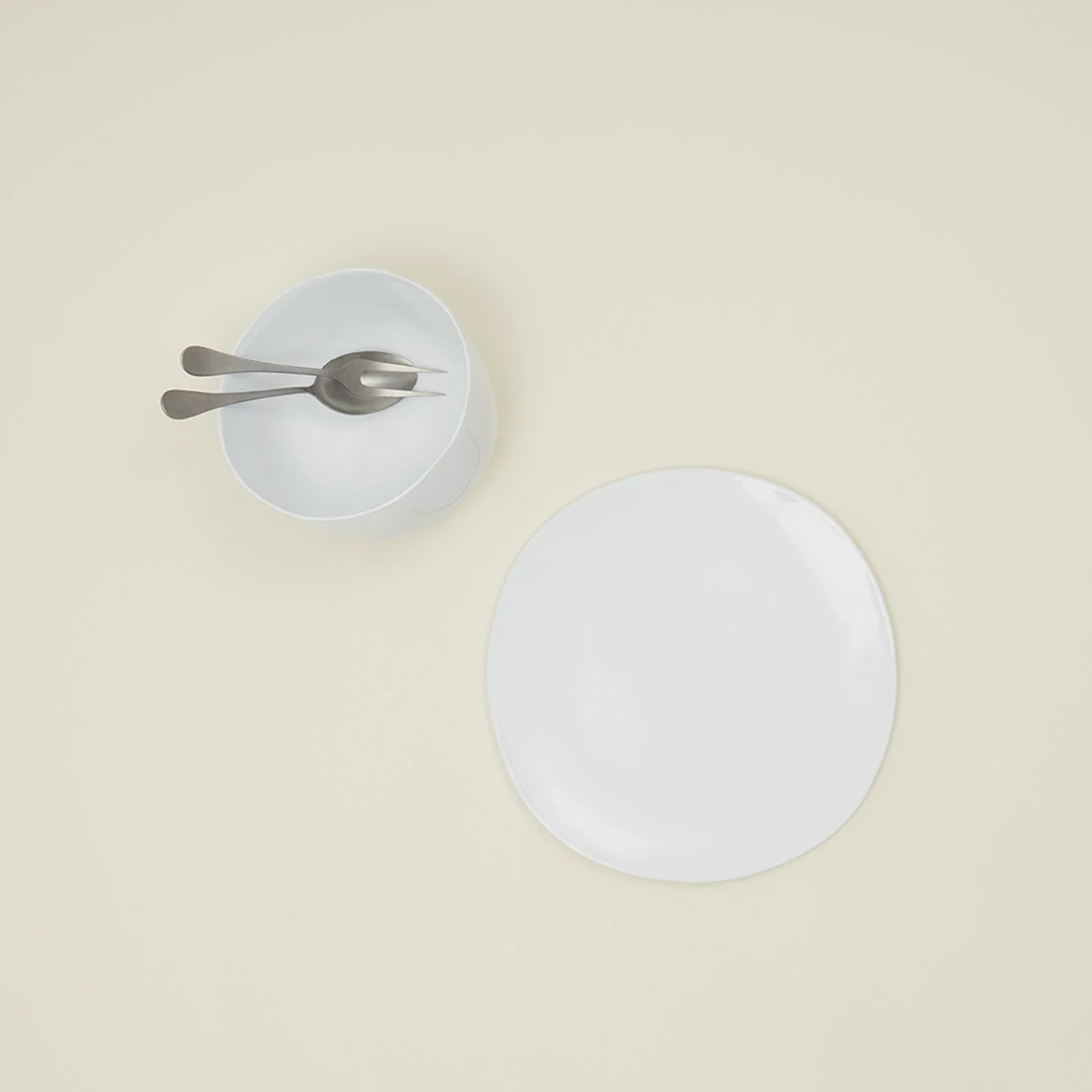 Strata Round Serving Platter - White - Image 4