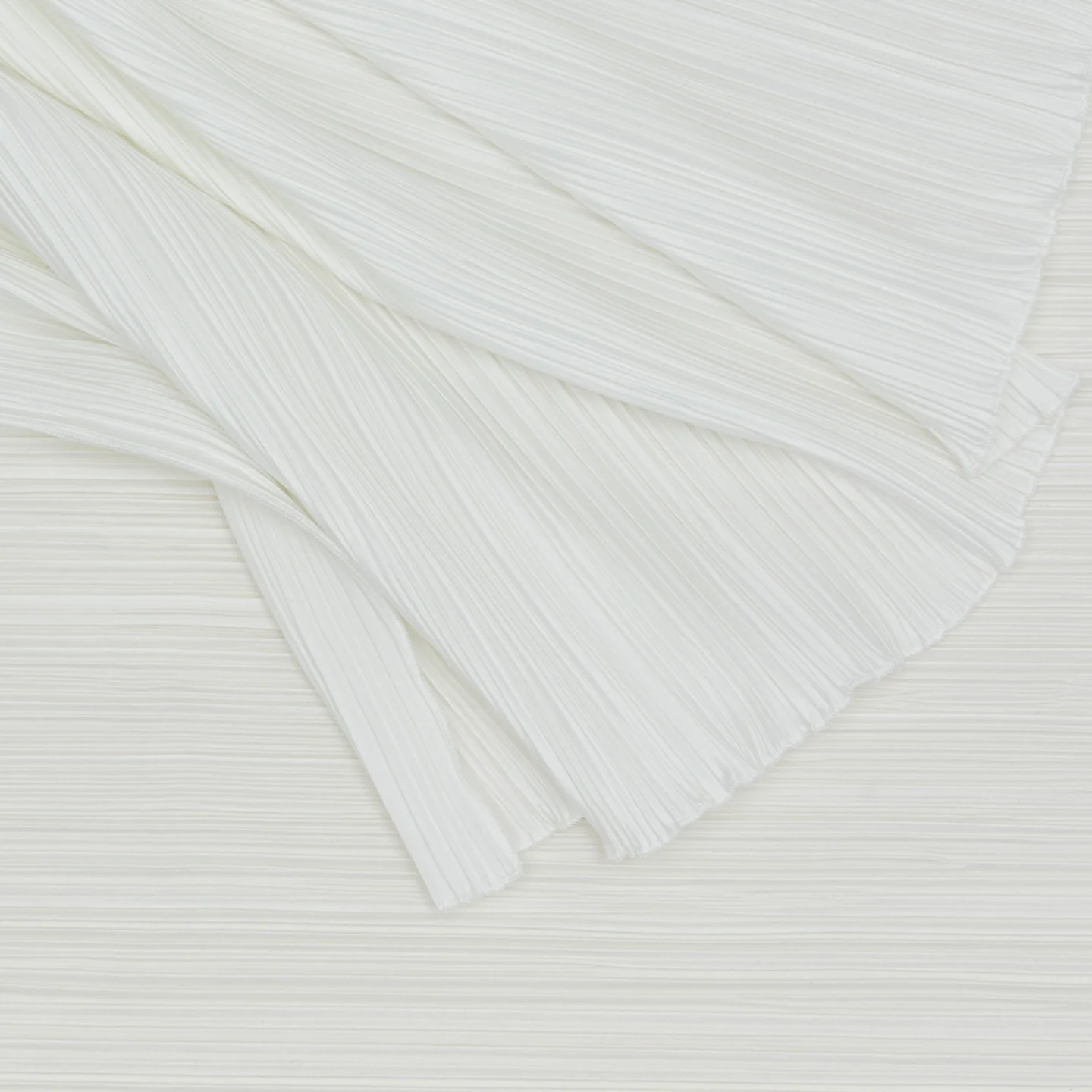 Pleated Tablecloth - Ivory - Image 4