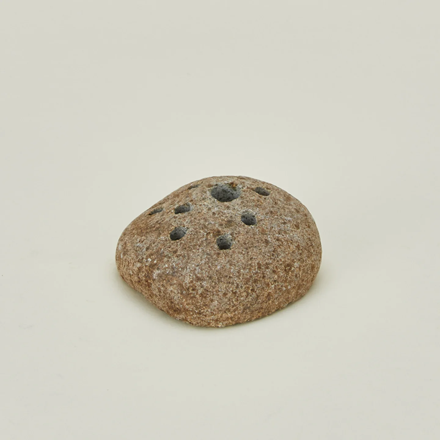 River Rock Round Ikebana Vase - Image 3