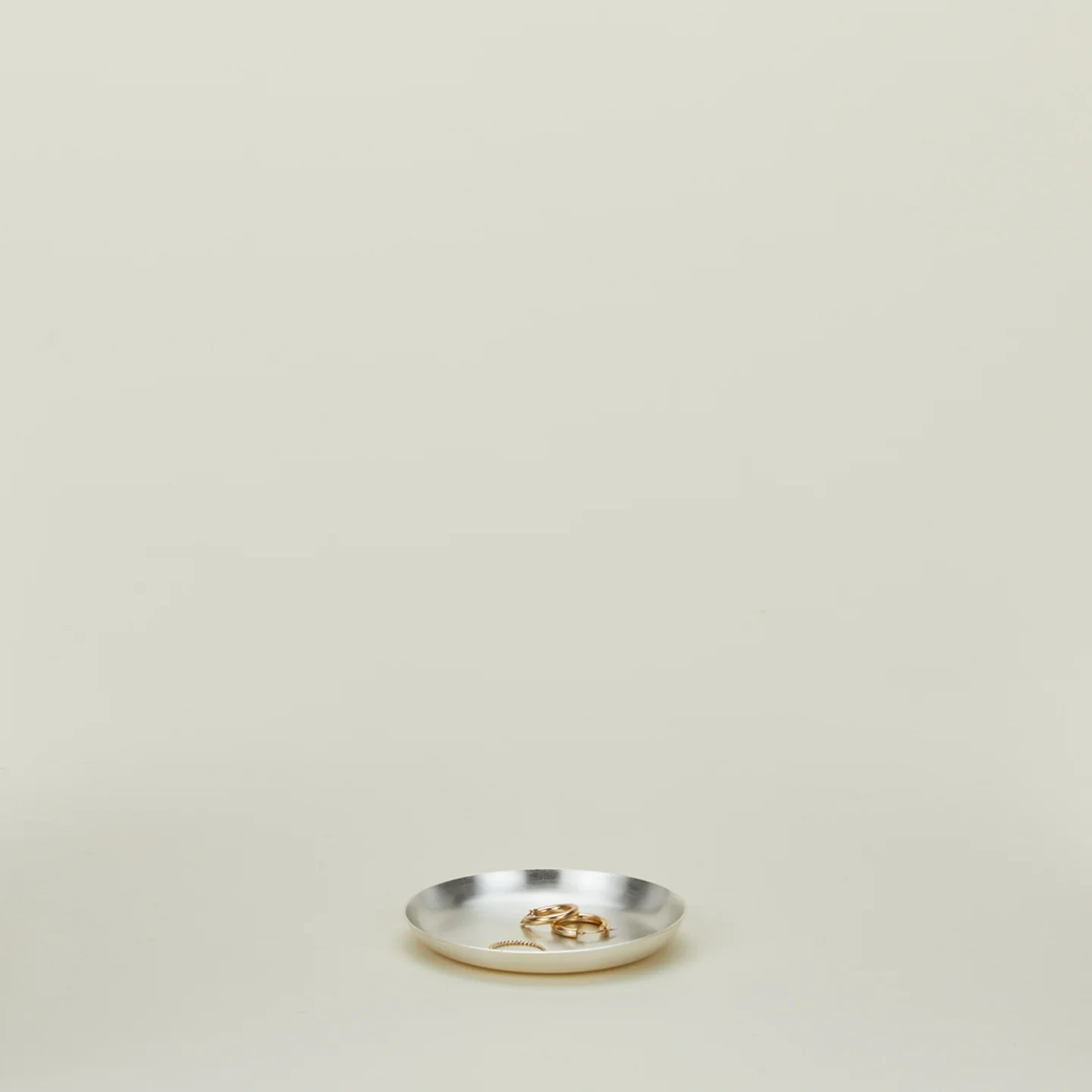 Round Silver Plate - Image 4