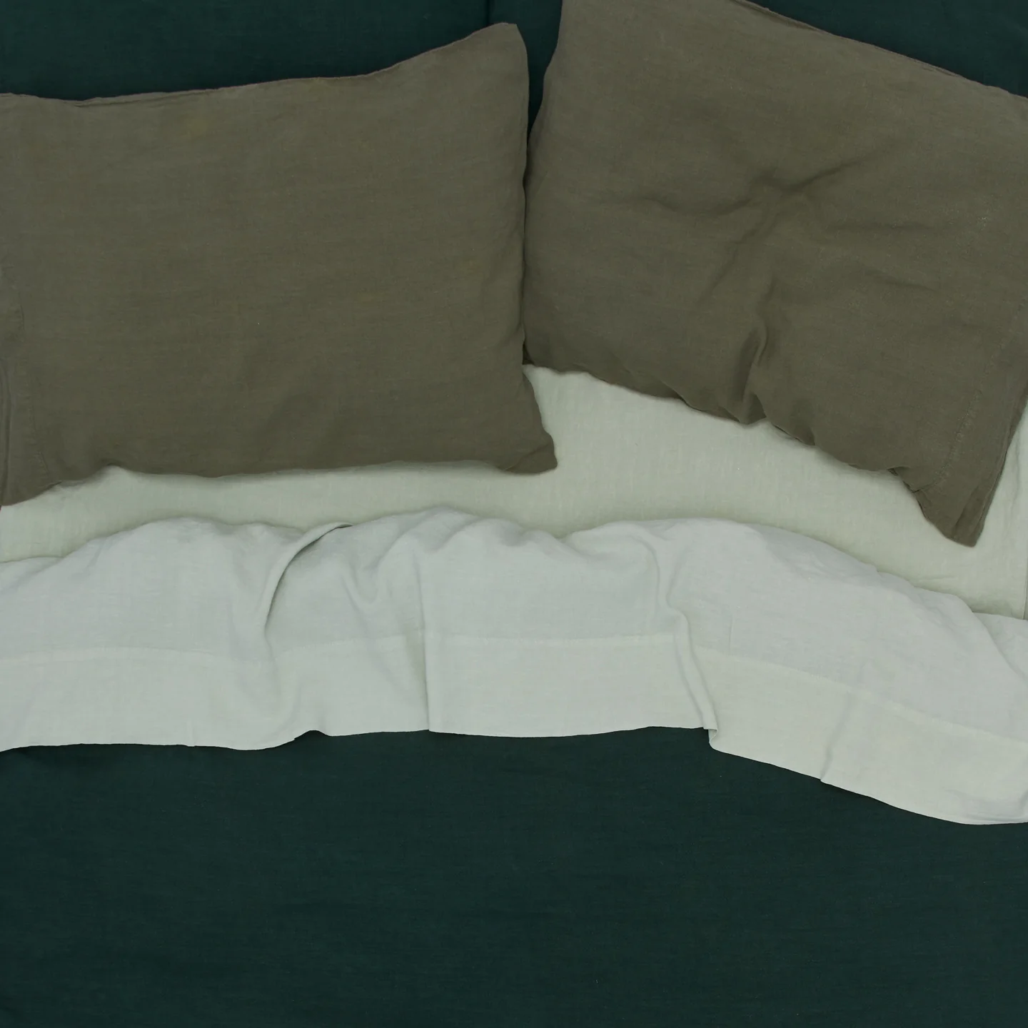 Simple Linen Fitted Sheet - Olive - Image 3