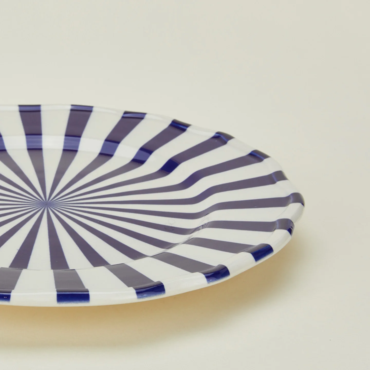 Starburst Dinner Plate - Image 5