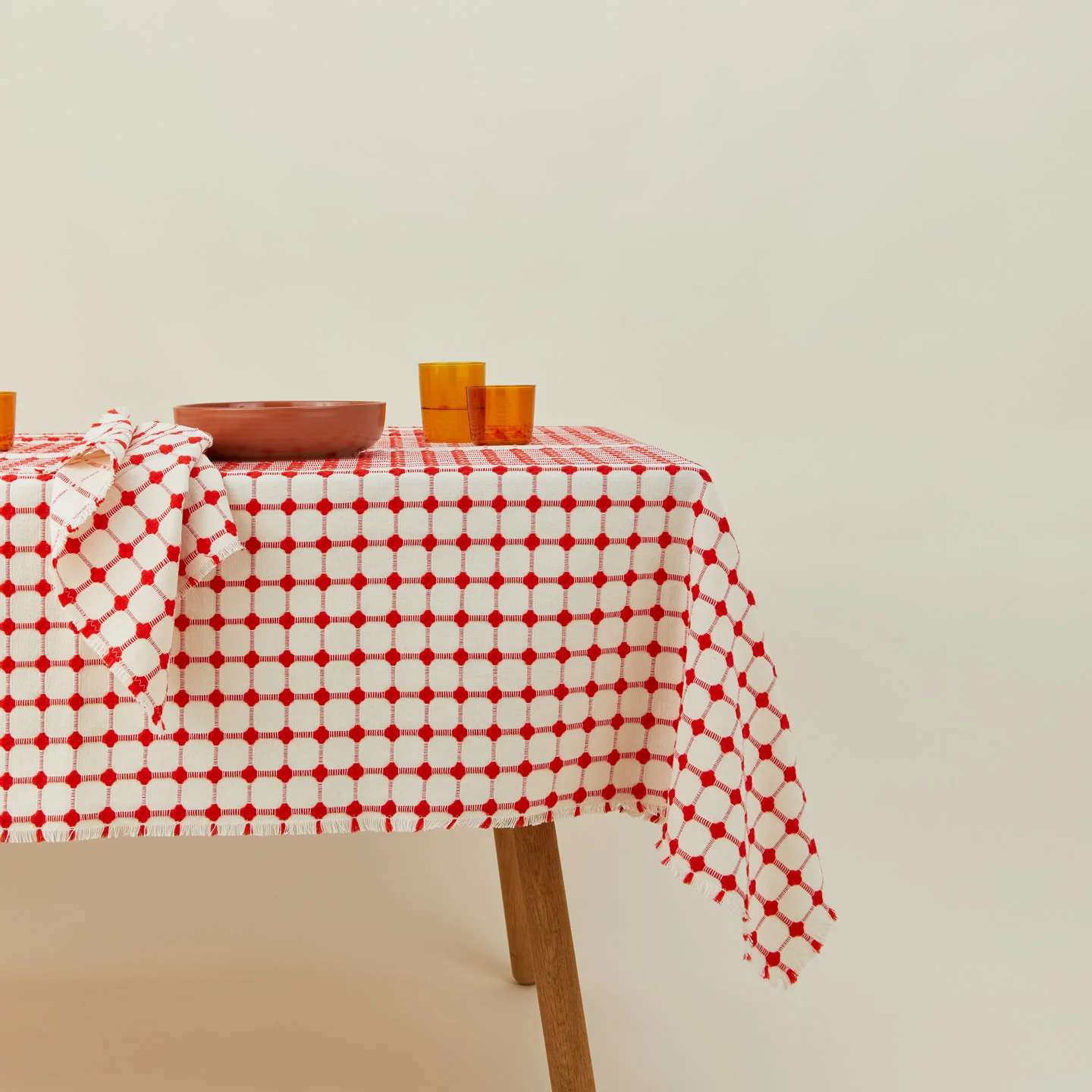 Wicker Fringed Tablecloth - Cherry - Image 2